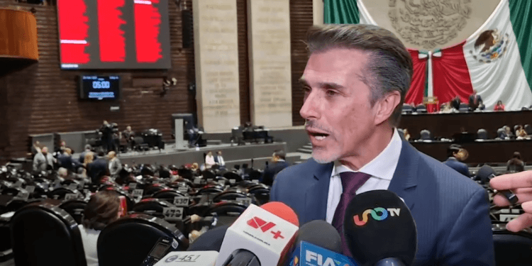 Mayer minimiza que abogado Sergio Ramírez fue su asesor en 2021; ‘no hay nada ilegal’, afirma