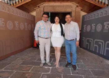 MC da la cara por polémica alcaldesa de Coalcomán