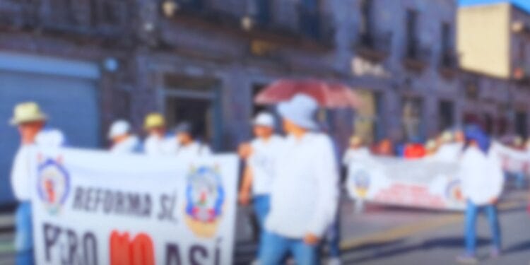 Marcha SPUM en Morelia contra reforma universitaria, siguen las tensiones