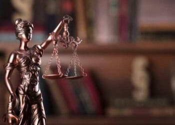 Pareja de cercanos al gobernador van rumbo por el Poder Judicial