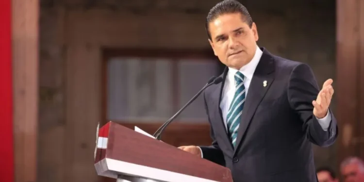 Resiliente y con autoconfianza, pero le gusta compartir responsabilidades, así ve la IA a Silvano Aureoles