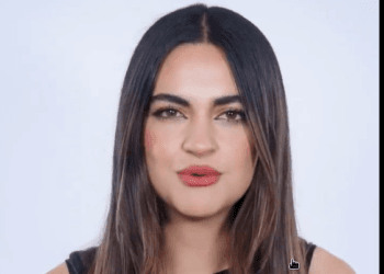 Andrea Chávez reta a Loret a poner una unidad móvil de salud