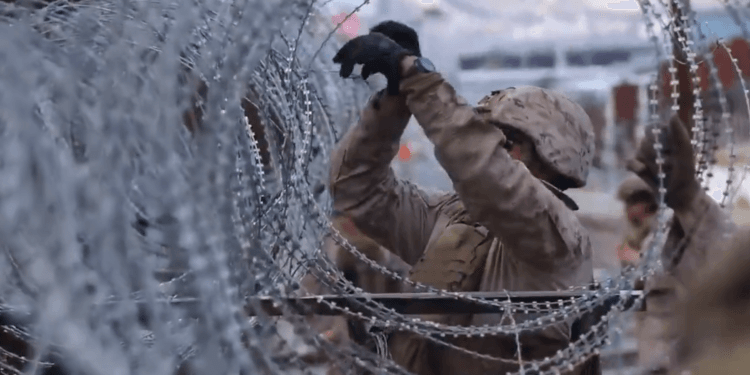 Anuncian la construcción de 11 kilómetros más de muro fronterizo en Arizona