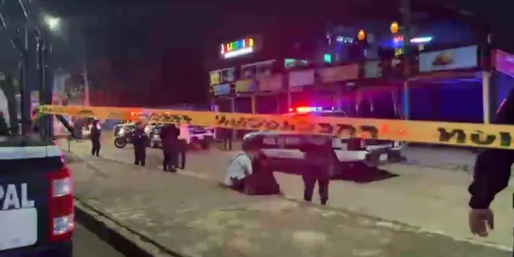 Dueño de bar en Minatitlán embiste a extorsionadores; se dice harto de pagar ‘cuota’