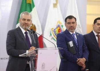 Ejército y Guardia Nacional intentan desarmar a policías en protesta salarial