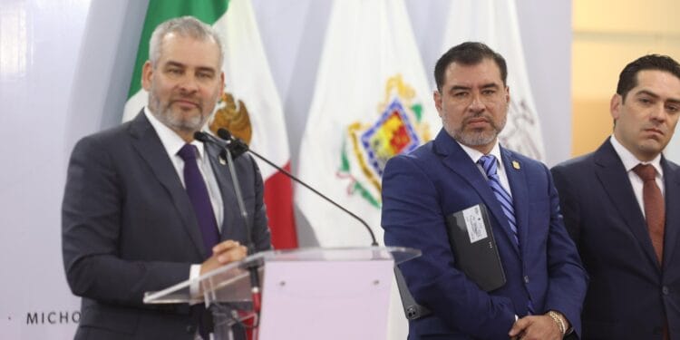 Ejército y Guardia Nacional intentan desarmar a policías en protesta salarial