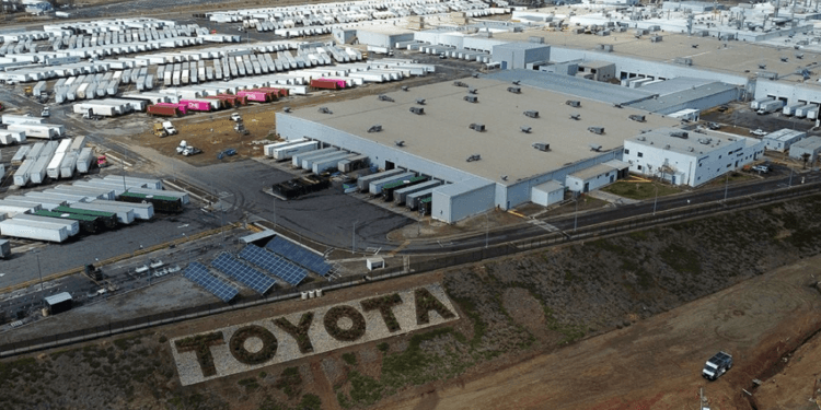 Pega a industria automotriz japonesa en México aranceles de Donald Trump