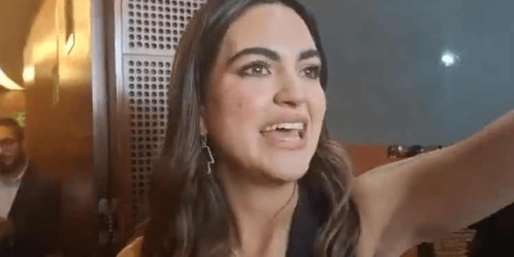 Andrea Chávez quitará fotos de unidades de salud… pero las mantiene