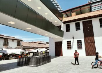 El Mercado del Silencio: Vendedores se alejan de la polémica en nuevo mercado