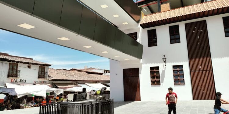 El Mercado del Silencio: Vendedores se alejan de la polémica en nuevo mercado