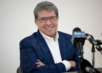 El mayor riesgo está en la división de Morena, alerta Ricardo Monreal