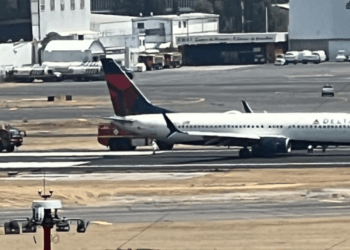 Avión de Delta aterriza de emergencia en CDMX