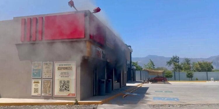 Violencia paraliza Michoacán con jornada de narcobloqueos