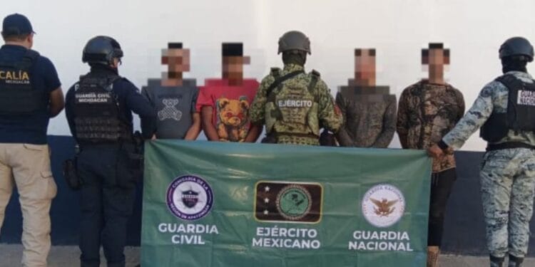 Cae en Apatzingán célula criminal; hay 3 extranjeros
