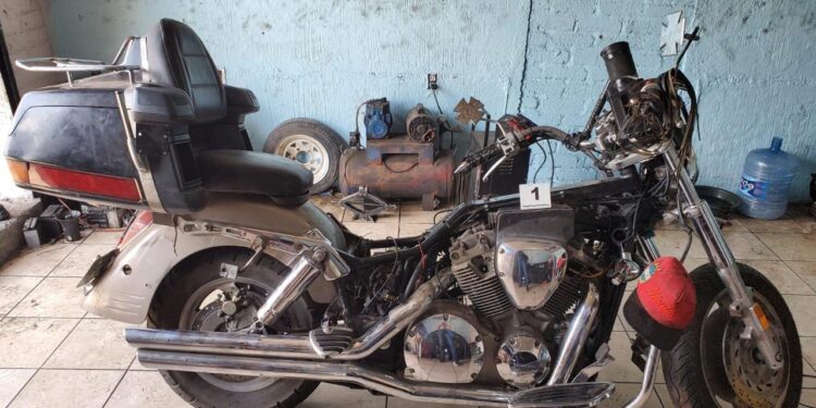 Aseguran taller remarcador de motos en avenida Madero