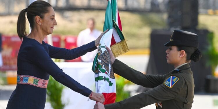 Sheinbaum conmemora la Batalla de Puebla con protesta a más de 37 mil soldados