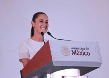 Sheinbaum defiende que programas sociales sacaron a 9.5 millones de la pobreza