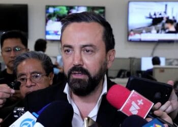 Por mansión en San Diego… Arturo Ávila defiende legalidad de su patrimonio