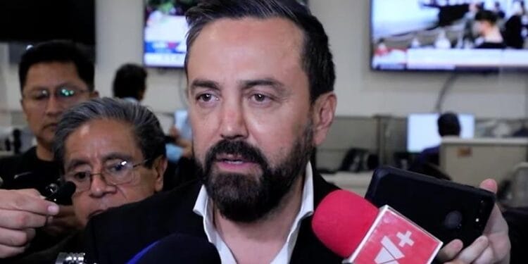 Por mansión en San Diego… Arturo Ávila defiende legalidad de su patrimonio