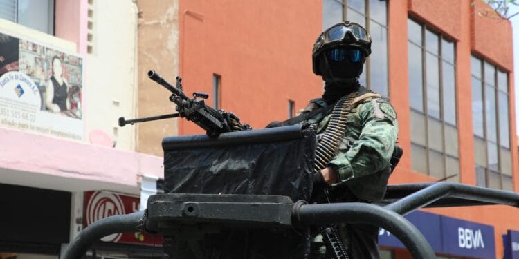 Cae célula de 17 presuntos criminales en Los Reyes; hay 12 colombianos