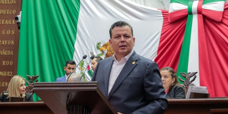Memo Valencia propone proteger a los animales de la violencia del crimen organizado