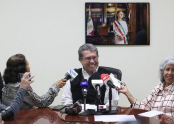 No estamos en búsqueda de nada: Monreal