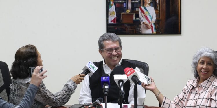 No estamos en búsqueda de nada: Monreal