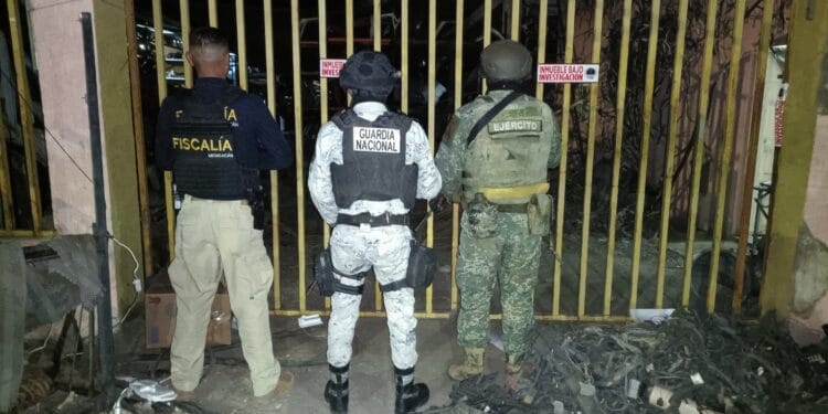 FGE ejecuta cateos en Múgica y Parácuaro; asegura vehículos y drogas