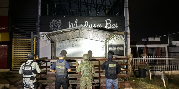 Decomisan 400 dosis de droga tras cateo en bar de Morelia