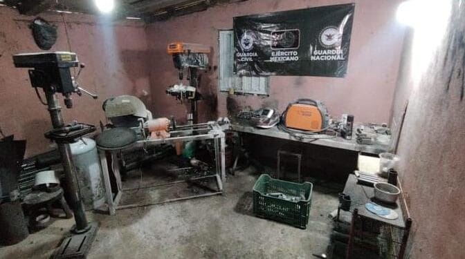 SSP desmantela bodega para fabricación de explosivos en Apatzingán