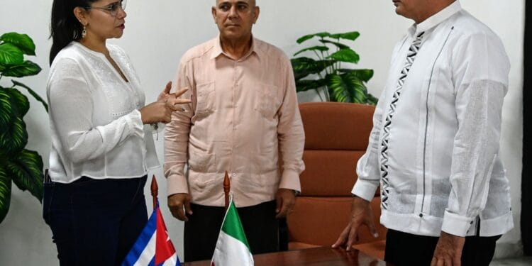 Fortalecen lazos entre Morena y el Partido Comunista