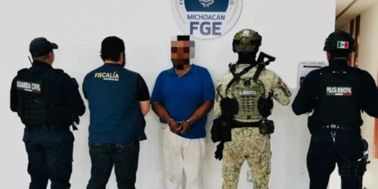 Detienen en Zamora a hombre con orden de aprehensión por robo violento