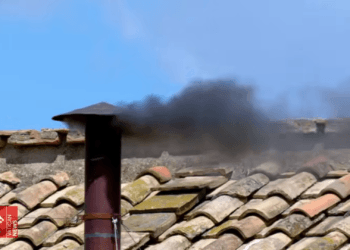 Fumata negra en el segundo día de Cónclave; aún sin nuevo Papa