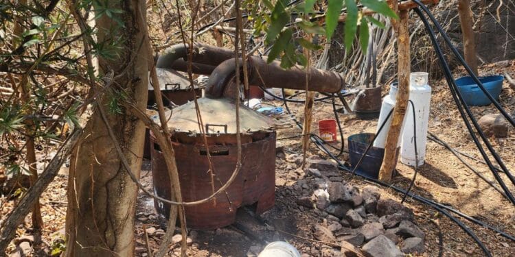 Desmantelan otro narcolaboratorio ahora en La Huacana