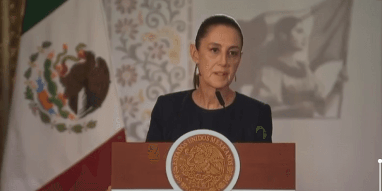 Sheinbaum anuncia aumento salarial y semana de vacaciones para maestros