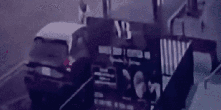 Hallan camioneta y armas usadas en crimen contra colaboradores de Clara Brugada