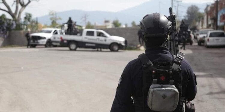 Encienden alarmas en Zinapécuaro tras narcobloqueos