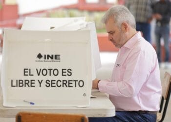 Vota Alfredo Ramírez Bedolla en Elección; llama a la gente a votar