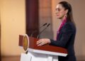 Sheinbaum firma decretos para movilidad docente y congelar edad de jubilación
