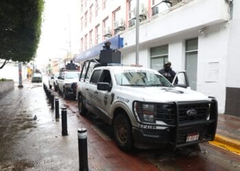 Aseguran arsenal y drogas en Zitácuaro; no hay detenidos