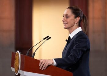 Sheinbaum y Trump sostienen llamada en medio de crisis internacional