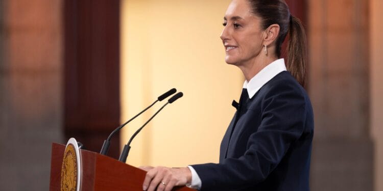 Sheinbaum y Trump sostienen llamada en medio de crisis internacional