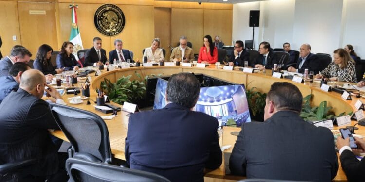 Washington exige cabezas de políticos ligados con narco: Reuters