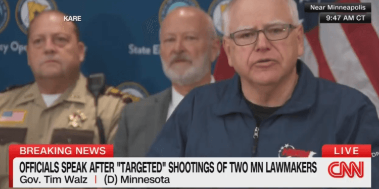 Congresista y su esposo son asesinados en Minnesota; investigan móvil político