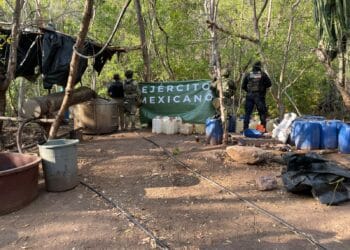 Aseguran laboratorio para elaboración de metanfetamina en Huetamo