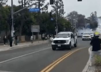 Estados Unidos militariza ciudades ante protestas contra redadas de ICE