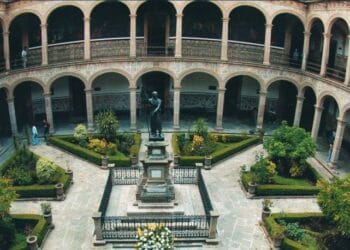 ¿Universidad pública y gratuita? Conoce los gastos ocultos que enfrentan los universitarios