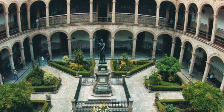 ¿Universidad pública y gratuita? Conoce los gastos ocultos que enfrentan los universitarios