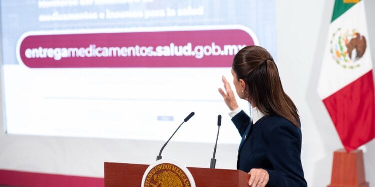 Arman rutas para atacar escasez de medicamentos