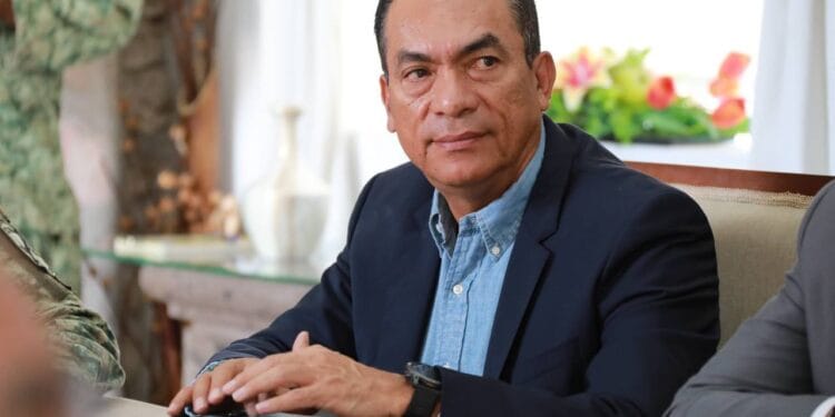 Adrián López anuncia su salida como Fiscal General de Michoacán